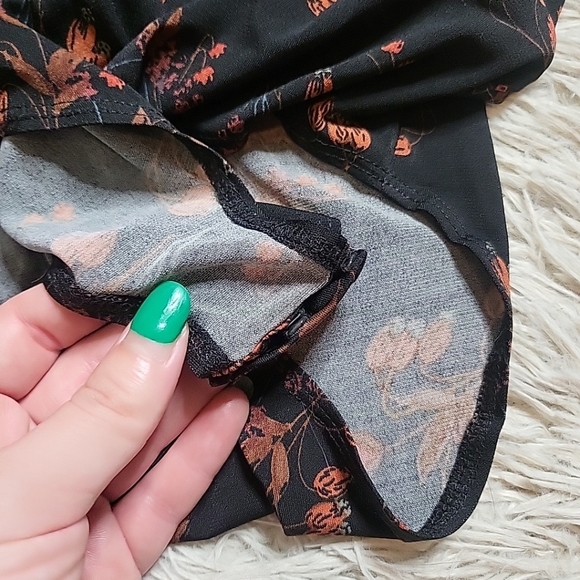 *SOLD* BCBGeneration Bodysuit Faux Wrap Open Back with Tie Floral Fall S - Picture 7 of 11